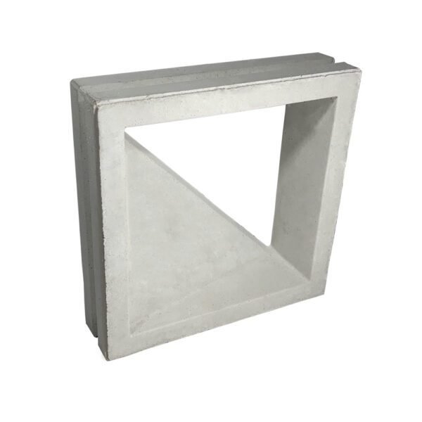 cobogo em concreto modelo bandeira com fundo branco